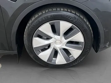 Car image 33