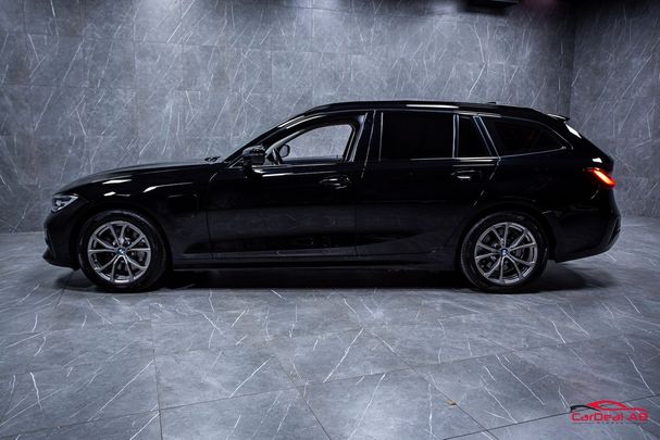 BMW 330e Touring 216 kW image number 5