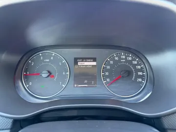 Car image 28