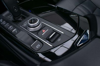 Car image 36