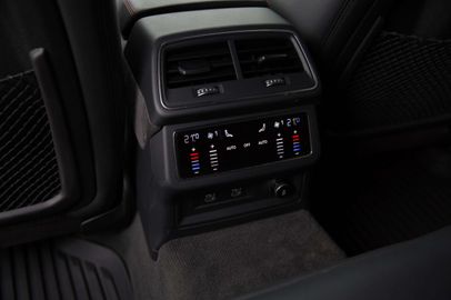 Car image 35