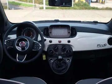 Car image 27