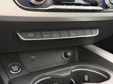 Car image 46