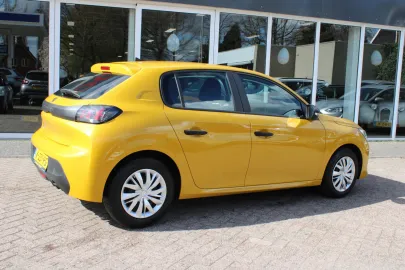 Car image 3