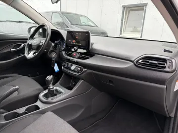 Car image 34