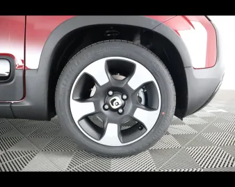 Car image 19