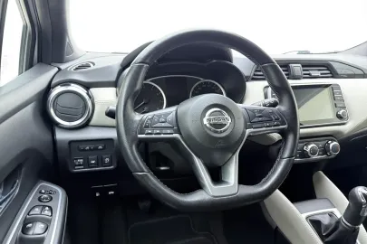 Car image 30