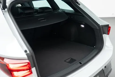 Car image 48