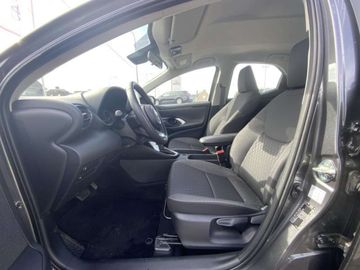 Car image 11