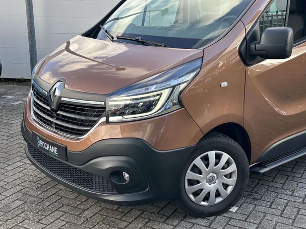 Renault Trafic Grand dCi 120 88 kW image number 3