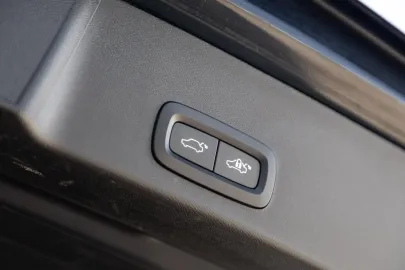 Car image 38