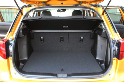 Car image 15