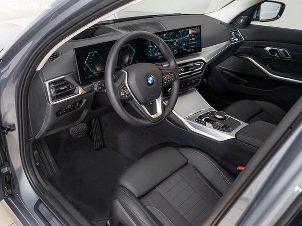 BMW 320i Touring 135 kW image number 13