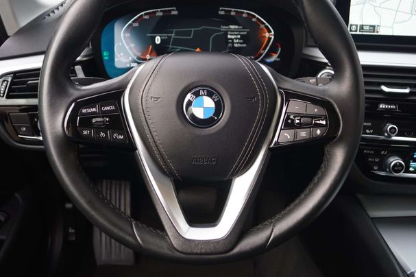 BMW 520i Touring 135 kW image number 22