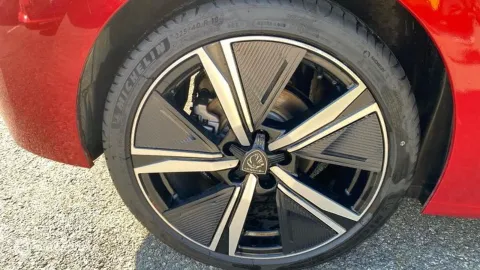 Car image 20