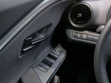 Car image 24