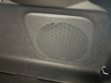 Car image 33