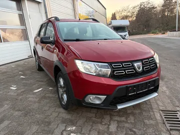 Car image 3