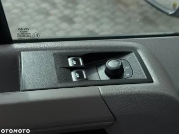 Car image 35