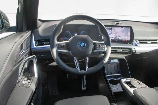 BMW iX1 xDrive30 230 kW image number 11