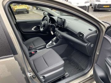 Car image 11