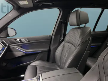 Car image 43