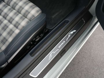 Car image 37