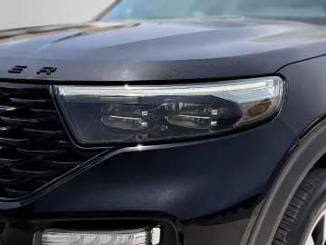 Car image 28