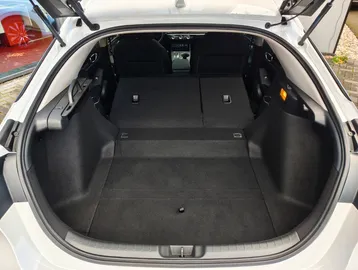 Car image 27