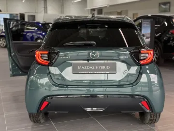 Car image 4