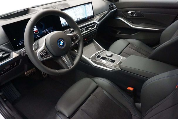 BMW 330e Touring xDrive 215 kW image number 7