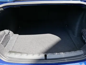Car image 28