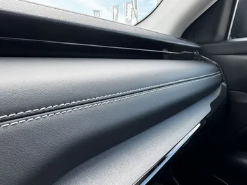 Car image 37