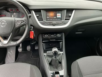 Car image 12