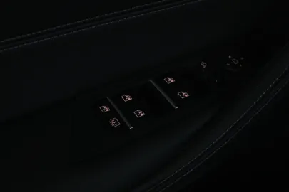 Car image 47