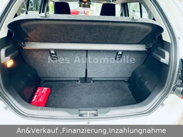 Car image 26