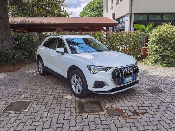 Audi Q3 35 TDI S tronic Advanced Business 110 kW image number 2