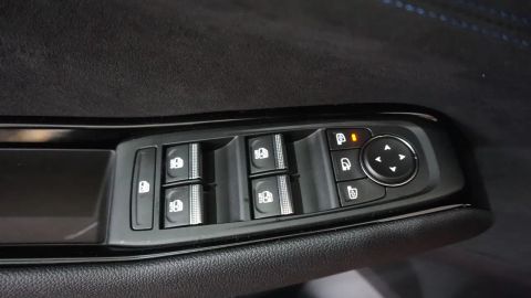 Car image 36