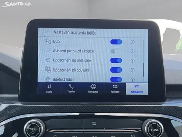 Car image 27
