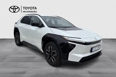 Car image 2