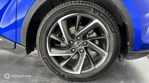 Car image 20