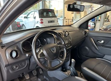 Car image 16