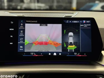 Car image 36