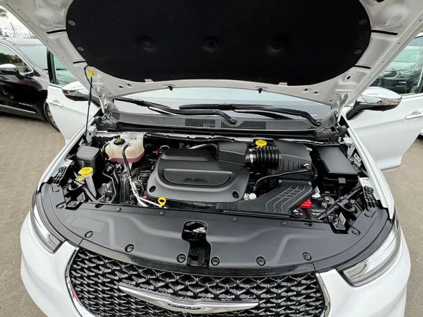 Chrysler Pacifica 208 kW image number 8