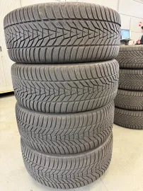 Car image 40