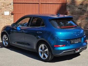 Car image 27