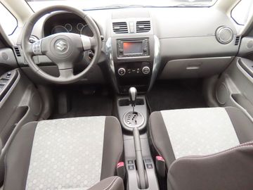 Car image 11