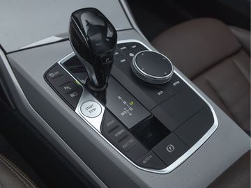 Car image 35