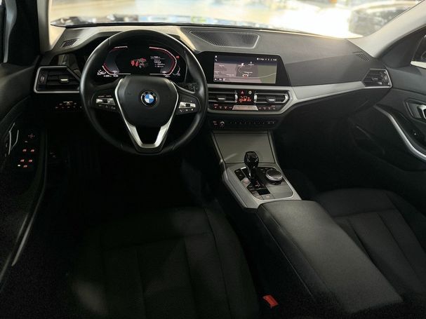 BMW 320d Touring 140 kW image number 36