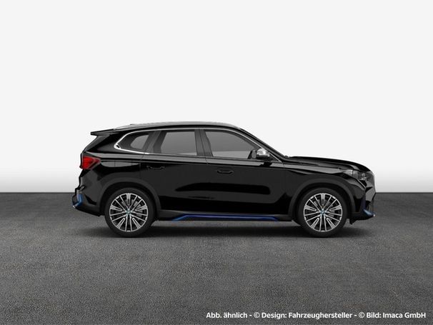 BMW iX1 xDrive30 230 kW image number 3